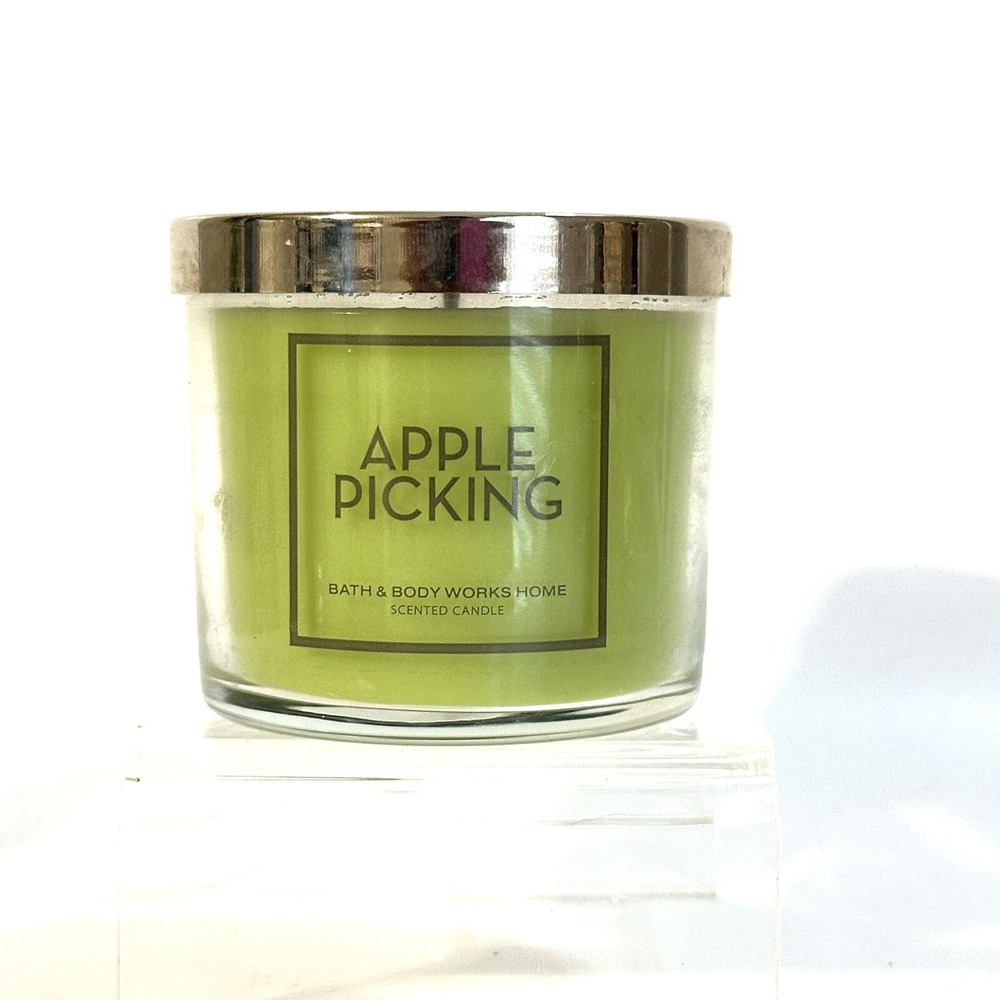 Bath & Body Works Home APPLE PICKING Candle, 4 oz.